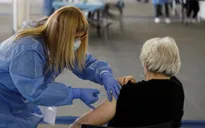 Canada: Cứ 10% người “di chuyển” sẽ làm tăng 25% số ca mắc COVID-19