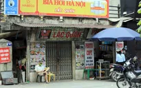Hoãn cưới, giảm tụ tập - người dân bớt đi niềm vui riêng để chung tay phòng COVID-19