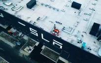 Tesla dừng mua đất, mở rộng nhà máy ở Trung Quốc: Tuần trăng mật đang nguội dần?