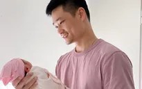 Bảo Thanh hạnh phúc khoe ảnh con gái vừa sinh