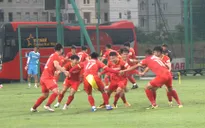 Trò chơi "rồng rắn lên mây" vui nhộn của các cầu thủ ĐT Việt Nam