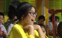Hoàng Yến Chibi "mắt tròn mắt dẹt" với Trạng Nguyên nhí ở trường Võ Thị Sáu