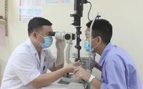 Vết thương xuyên nhãn cầu do nổ bật lửa gas