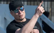 Bitcoin mất giá thảm hại, Elon Musk giơ “bàn tay kim cương”