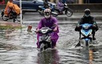 Nhiều nơi ở TP Hồ Chí Minh ngập nặng do mưa lớn