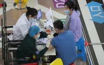 Trung Quốc đẩy nhanh tiến độ, tiêm 20 triệu liều vaccine mỗi ngày