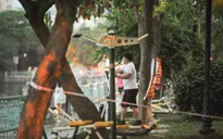 Hà Nội: Nhiều người dân vẫn “chui dây”, “vượt rào” để tập thể dục