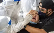 Tăng báo động số ca mắc mới, Malaysia đẩy nhanh tiêm chủng vaccine