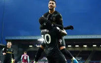 West Ham ngược dòng thắng ngay trên sân của Burnley, bám đuổi cơ hội dự cúp châu Âu