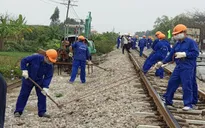 Bị nợ lương, công nhân đường sắt lao đao
