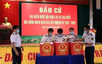 Những cử tri đi bầu cử sớm nhất cả nước