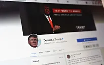 Facebook tiếp tục khóa tài khoản mạng xã hội của ông Donald Trump