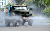 Phun khử trùng khu vực quanh vũ trường New Phương Đông, Đà Nẵng