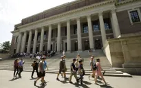 Lượng sinh viên quốc tế nhập học mới tại Australia giảm 37%