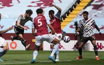 Ngược dòng trước Aston Villa, Man Utd vẫn chưa cho Man City vô địch