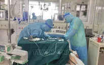 Hai bệnh nhân COVID-19 nặng qua cơn nguy kịch một cách thần kỳ