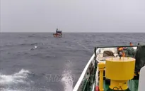 Cứu nạn tàu cá ngư dân trôi dạt trên biển