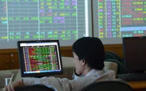 Bất ngờ “sảy chân”, VN-Index rớt sâu gần 9 điểm