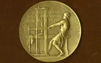 Giải Pulitzer của Mỹ vinh danh tuyến tin về đại dịch COVID-19 và vụ bạo lực sắc tộc George Floyd