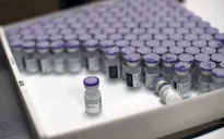 Canada cam kết chia sẻ 100 triệu liều vaccine với các nước thu nhập thấp