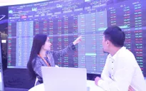 Dòng tiền đổ mạnh vào thị trường, VN-Index tăng gần 12 điểm