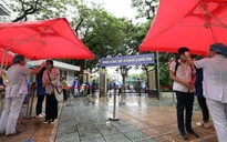 Kỳ thi vào lớp 10 chưa từng có tiền lệ tại Hà Nội: Vừa chống dịch vừa vượt bão