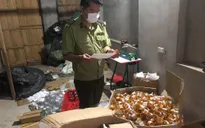 Triệt phá cơ sở sản xuất nước hoa giả bằng "công nghệ xô, chậu"