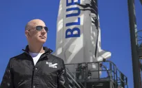 Hơn 40.000 người không muốn Jeff Bezos trở lại Trái đất