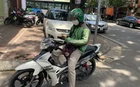 Doanh nghiệp gặp khó, dân văn phòng chạy xe ôm, tài xế taxi về quê vì ế