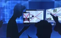Tấn công trọng tài, chửi bới trên livestream...: Giải pháp nào dọn "rác" trên mạng?