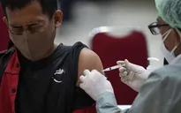 Vaccine COVID-19 ngăn ngừa biến thể Delta chuyển nặng