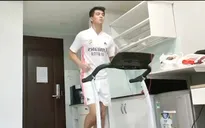Tiền đạo Nguyễn Tiến Linh và những trò vui trong khu cách ly