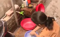 Xóm chạy thận "oằn mình" chống nóng