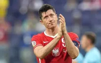 ĐT Ba Lan dừng bước, Lewandowski vẫn tạo cột mốc lịch sử