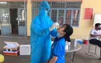 Bình Dương lấy mẫu xét nghiệm sàng lọc diện rộng COVID-19 cho người dân