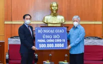 Bộ Ngoại giao trao 500 triệu đồng ủng hộ công tác phòng chống COVID-19