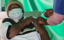 Người nhiễm HIV mắc COVID-19 suốt 216 ngày, virus biến đổi 32 lần trong cơ thể