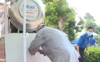 Ấm tình người ATM gạo miễn phí trong mùa dịch