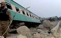 Pakistan: Hai đoàn tàu cao tốc đâm nhau khiến ít nhất 30 người thiệt mạng