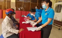 TP Hồ Chí Minh tạm ứng ngân sách hỗ trợ lao động vượt “bão” COVID-19