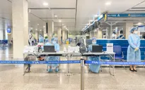 TP. Hồ Chí Minh lấy mẫu xét nghiệm tại sân bay Tân Sơn Nhất đối với hành khách nhập cảnh trong ngày đầu tiên năm 2022