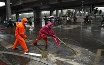 Mưa lớn kèm gió giật mạnh tại Bắc Kinh, hàng trăm chuyến bay bị hủy