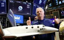 Tỷ phú Richard Branson hoàn thành giấc mơ bay vào vũ trụ