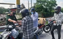 Ngày đầu Hà Nội lập 22 chốt kiểm soát: Chưa có ùn tắc, 1 xe khách phải quay đầu