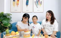 Ở nhà phòng dịch ngày giãn cách, bố mẹ cùng con thực hiện “nhiệm vụ kép”