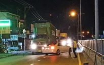 Quét mã QR để khai báo y tế qua 12 chốt cửa ngõ TP Hồ Chí Minh