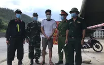 Vờ lý do bố đẻ bị suy thận để qua chốt phòng dịch mua ma túy