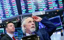 Phố Wall lao dốc