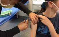 Australia cho phép tiêm vaccine Pfizer cho trẻ em 12 - 15 tuổi