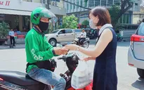 Hà Nội: Shipper của bưu chính, siêu thị được phép hoạt động sau khi đăng ký